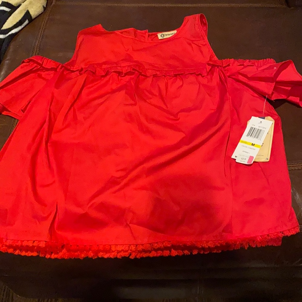 Woman’s medium shirt, open shoulder